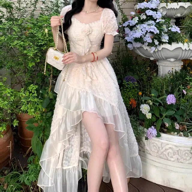 依钗 时尚气质拼接设计不规则纯色方领中长款短袖连衣裙 女款 杏色