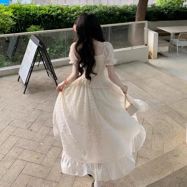 依钗 时尚气质拼接设计不规则纯色方领中长款短袖连衣裙 女款 杏色