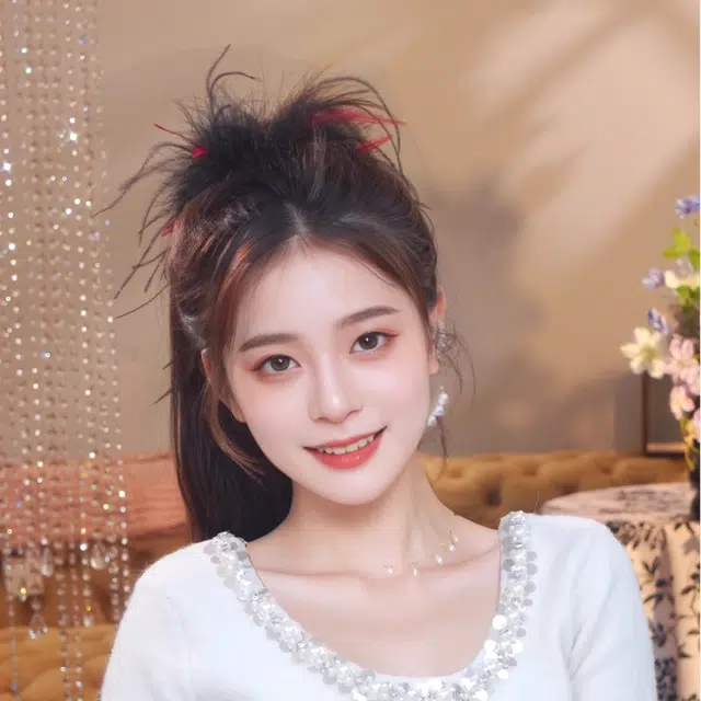 丹琴 秋冬仙女鸵鸟毛抓夹可爱毛绒绒羽毛发卡设计感气质时髦女鲨鱼夹盘发头饰 合金 发夹 女款