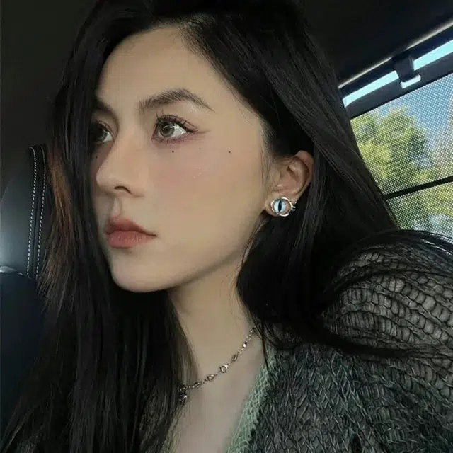 丹琴 蓝色猫瞳独特恶魔之眼 轻奢高级感女生小众设计感辣妹冷淡风百搭耳饰 合金/树脂 耳钉 女款