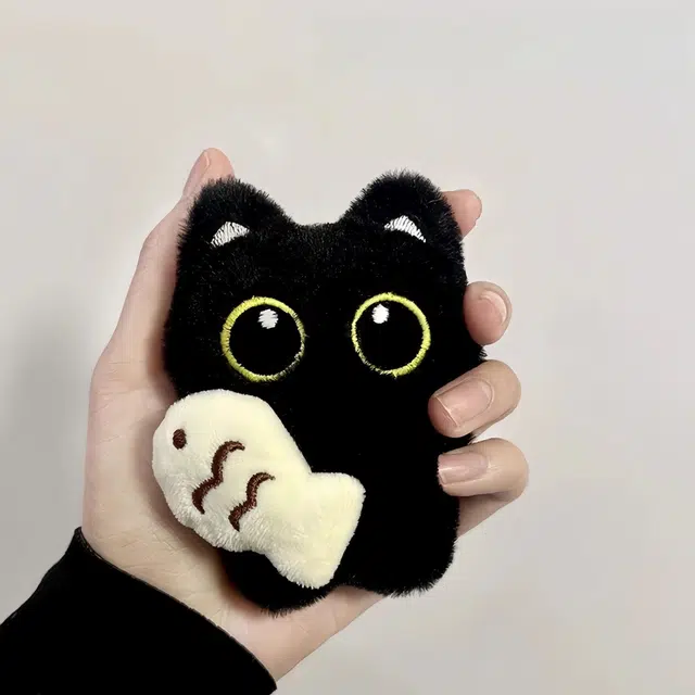 丹琴 摸鱼大眼黑猫 可爱治愈玩偶恶魔翅膀公仔书包背包挂饰创意 毛绒 挂件 男女同款情侣款