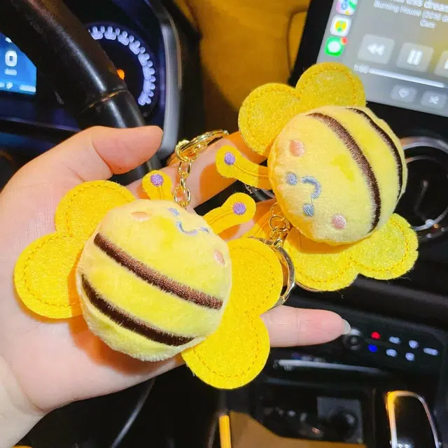 丹琴 可爱小蜜蜂 卡通玩偶公仔时尚甜美书包背包挂饰简约百搭 毛绒 挂件 男女同款情侣款