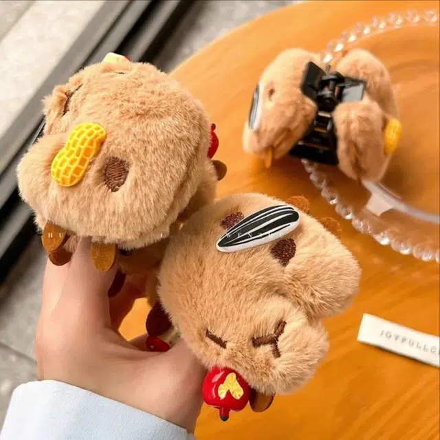 丹琴 可爱少女半扎发卡皮巴拉毛绒抓夹秋冬新款后脑勺鲨鱼夹头饰 亚克力 发夹 女款