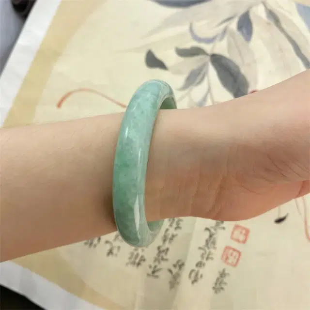 翠匠人 新中式 国潮民族风气质 温柔优雅端庄 小众高级感设计 糯种 手镯 女款 送 男 女朋友 七 夕礼 物 礼盒包装