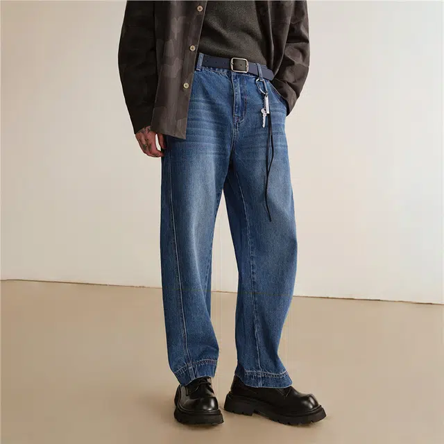 佐丹奴 水波纹复古水洗破骨猫须磨白中腰弯刀裤牛仔裤 男款