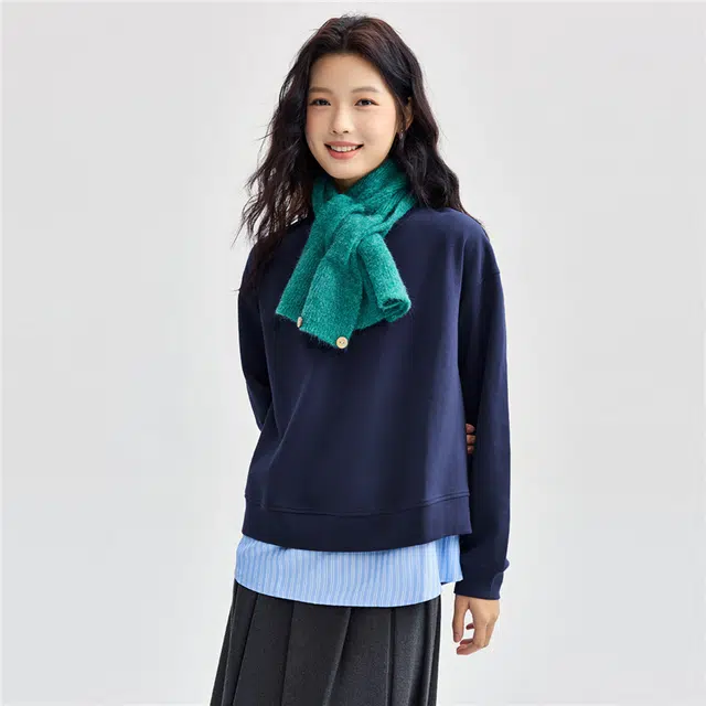 佐丹奴 减龄设计假两件梭织拼接条纹圆领套头卫衣 女款 深宝蓝