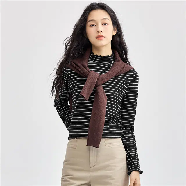 佐丹奴 条纹木耳边半高领打底针织衫 女款