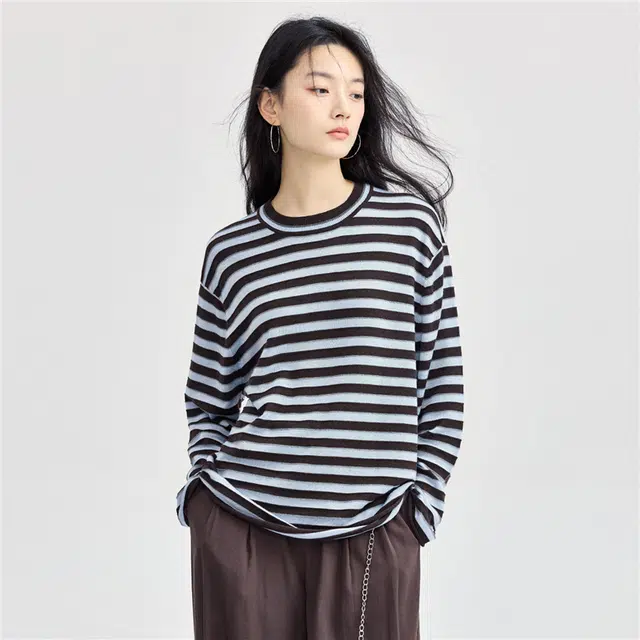 佐丹奴 条纹宽松圆领套头舒适针织衫 女款