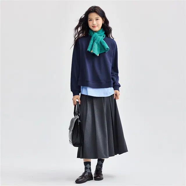 佐丹奴 减龄设计假两件梭织拼接条纹圆领套头卫衣 女款 深宝蓝