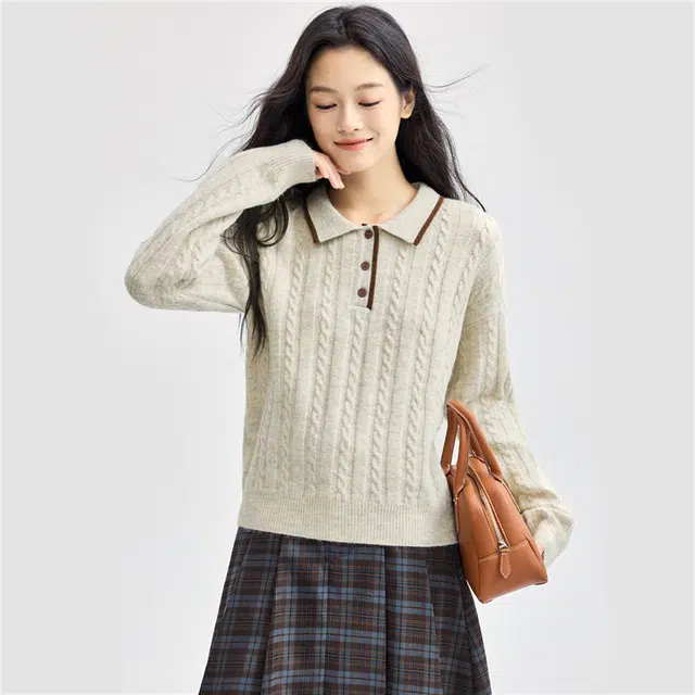 佐丹奴 肌理感绞花撞色边翻领毛织半开襟长袖针织衫 女款