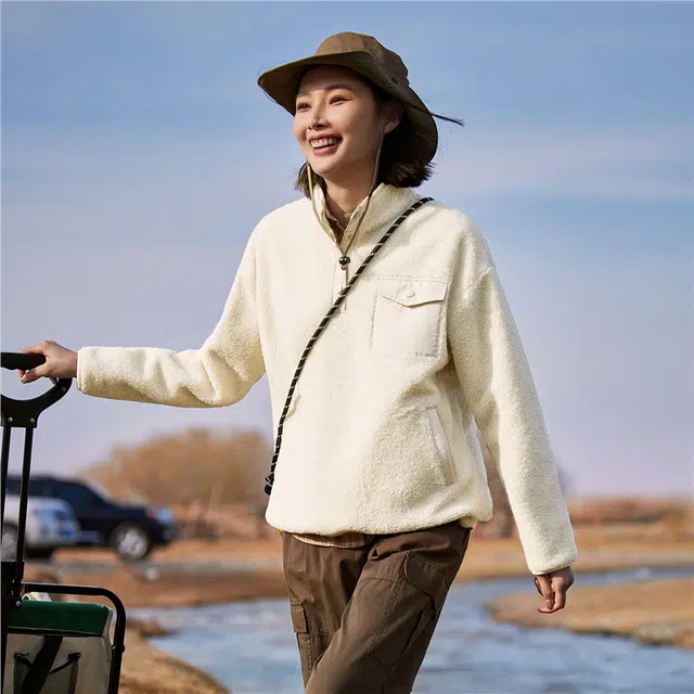 佐丹奴 厚款保暖针梭织拼接口袋立领舒适卫衣 女款