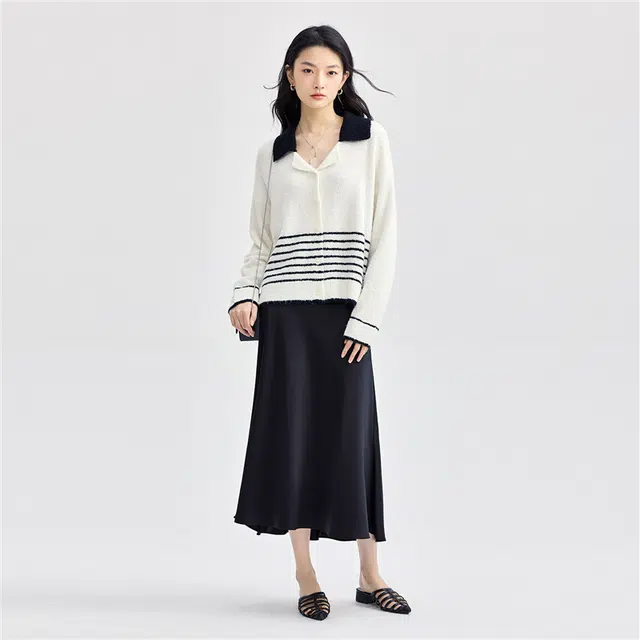 佐丹奴 条纹翻领通勤简约针织衫 女款 黑白