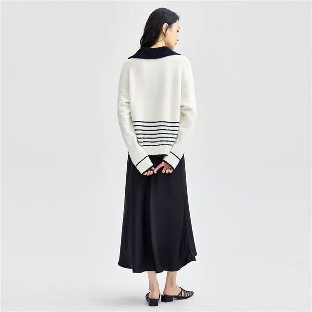 佐丹奴 条纹翻领通勤简约针织衫 女款 黑白