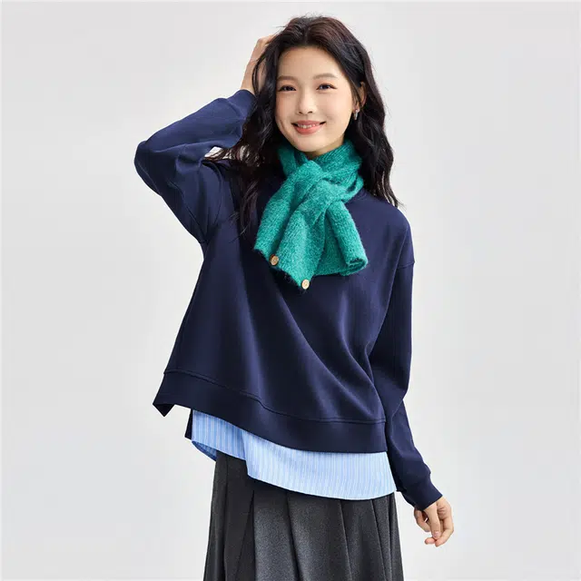 佐丹奴 减龄设计假两件梭织拼接条纹圆领套头卫衣 女款 深宝蓝