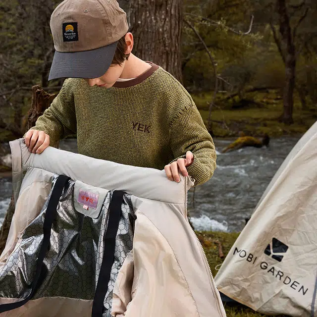 雅鹿羽绒服 轻盈保暖时尚柔软简约 青少年