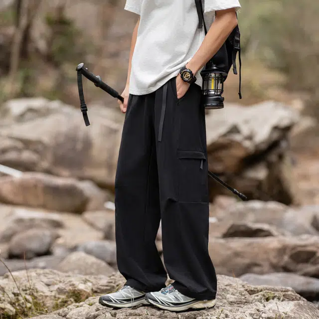 曼城 美式复古潮流高街冰丝速干运动户外机能防水宽松休闲百搭伞兵裤可调节腰带透气冰感直筒垂感拖地工装裤 男女同款
