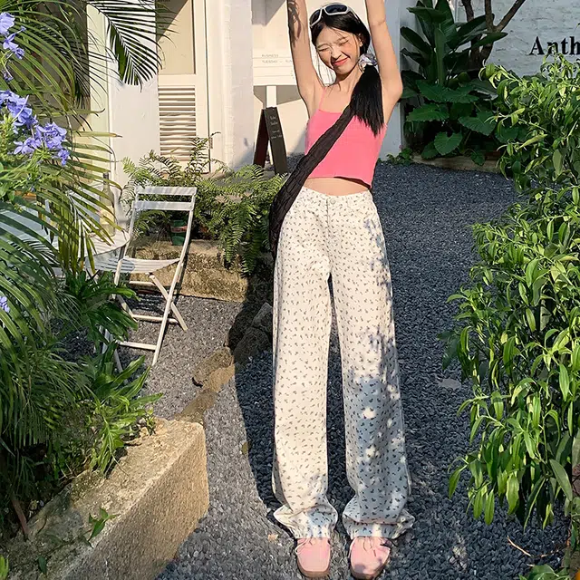花蔓色 韩版印花复古碎花小众设计感宽松百搭阔腿垂感直筒高腰拉链韩系窄版显瘦减龄牛仔裤 女款 白色