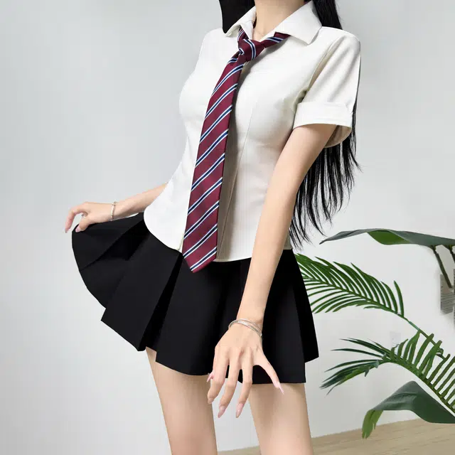 木村叔 纯色修身适中翻领短袖衬衫 女款