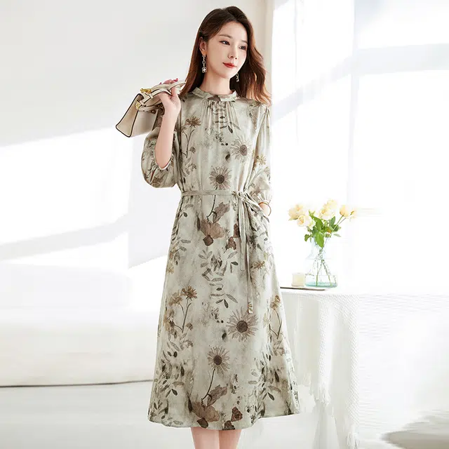水墨佳人 植物花卉合身适中圆领短袖连衣裙 女款 弥花集语