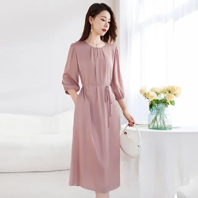 水墨佳人 纯色适中合身圆领短袖连衣裙 女款