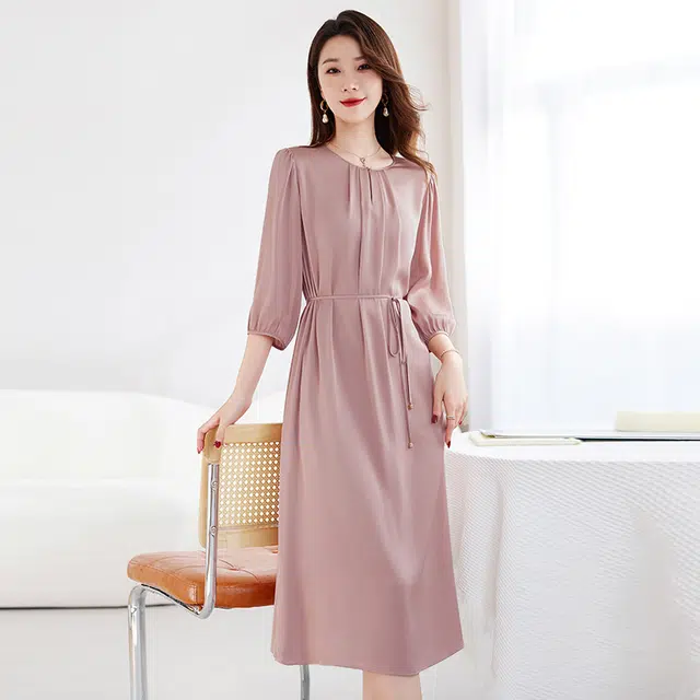 水墨佳人 纯色适中合身圆领短袖连衣裙 女款