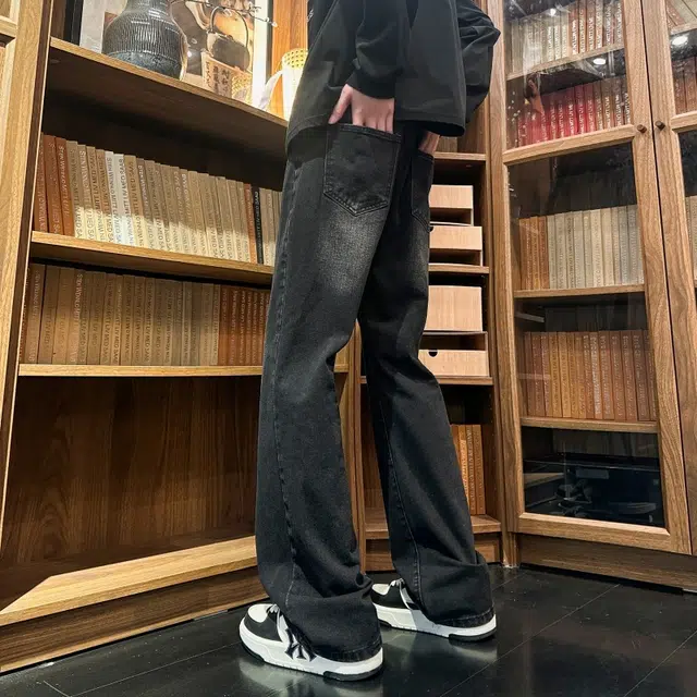 快鱼 经典美式微喇弯刀街头氛围慵懒感复古水洗高端无性别主义日常休闲通勤直筒百搭宽松休闲时尚牛仔裤 男女同款