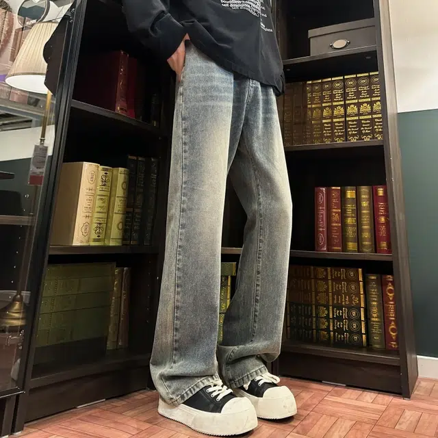 快鱼 经典美式微喇弯刀街头氛围慵懒感复古水洗高端无性别主义日常休闲通勤直筒百搭宽松休闲时尚牛仔裤 男女同款