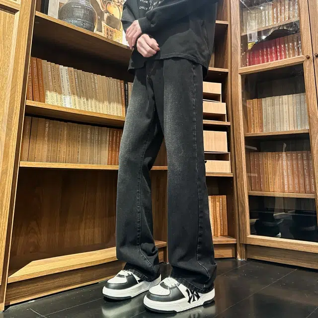 快鱼 经典美式微喇弯刀街头氛围慵懒感复古水洗高端无性别主义日常休闲通勤直筒百搭宽松休闲时尚牛仔裤 男女同款