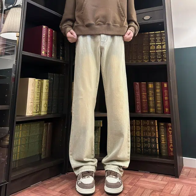 快鱼 经典美式微喇弯刀街头氛围慵懒感复古水洗高端无性别主义日常休闲通勤直筒百搭宽松休闲时尚牛仔裤 男女同款