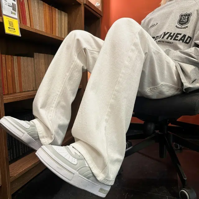 快鱼 经典美式微喇弯刀街头氛围慵懒感复古水洗高端无性别主义日常休闲通勤直筒百搭宽松休闲时尚牛仔裤 男女同款