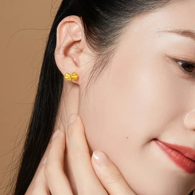 老凤祥 在逃公主磨砂蝴蝶结耳饰 甜美轻奢精致少女优雅典雅气质养耳洞 足金 按克计价 耳钉 女款