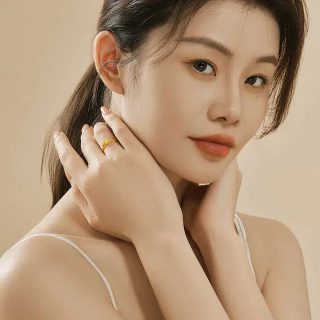 老凤祥 磨砂蝴蝶 足金 按克计价 黄金戒指 女款