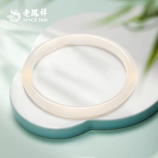 老凤祥 灵动优雅 温润柔和 温婉显气质 古风旗袍汉服搭配#好运 玉髓 手镯 女款