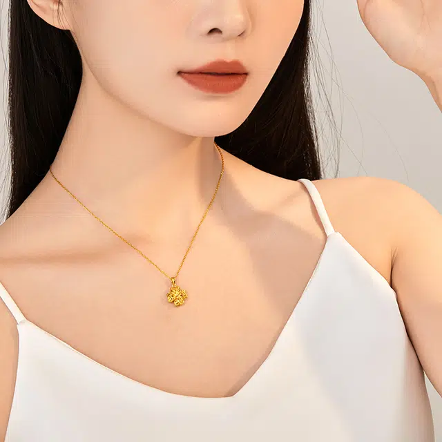 老凤祥 花丝镂空立体四叶草 幸运草 精致森系小清新设计 足金 按克计价 黄金项链 女款
