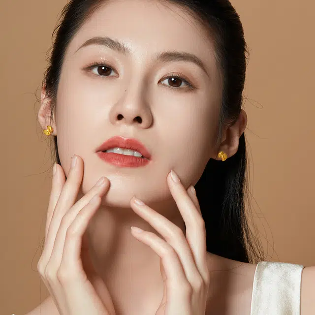 老凤祥 在逃公主磨砂蝴蝶结耳饰 甜美轻奢精致少女优雅典雅气质养耳洞 足金 按克计价 耳钉 女款