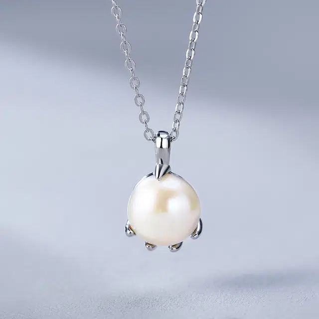 925