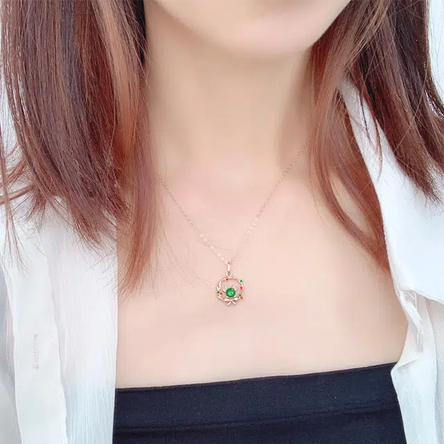 925