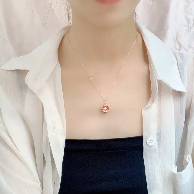 925