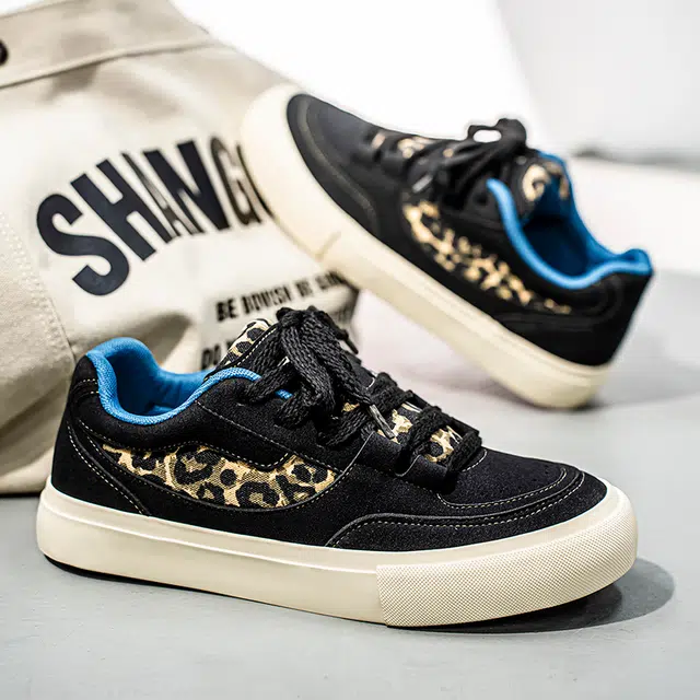 URBAN AUTHENTIC