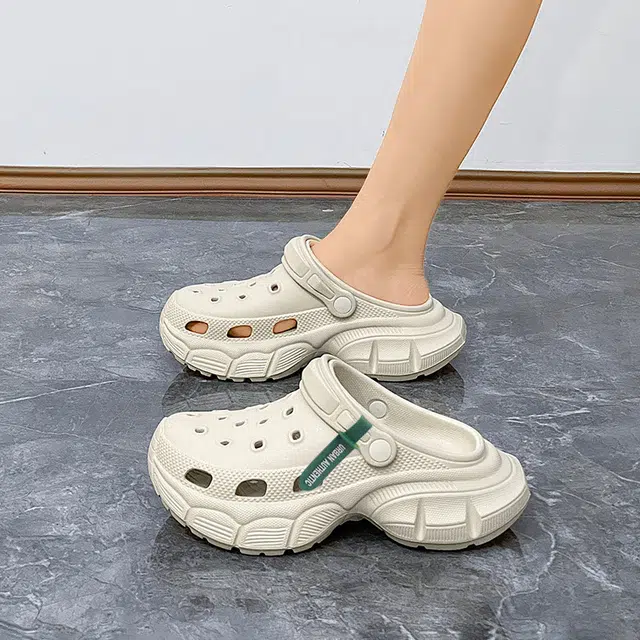 URBAN AUTHENTIC EVA