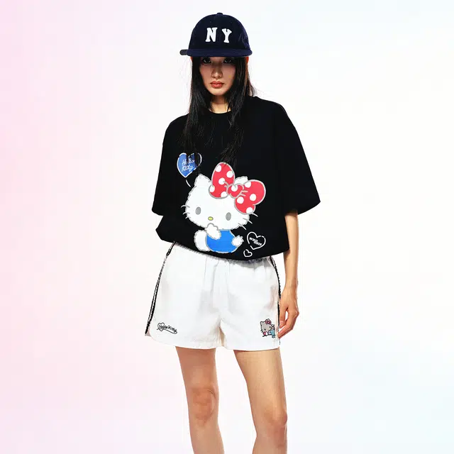 WHOOSIS HELLO KITTY T