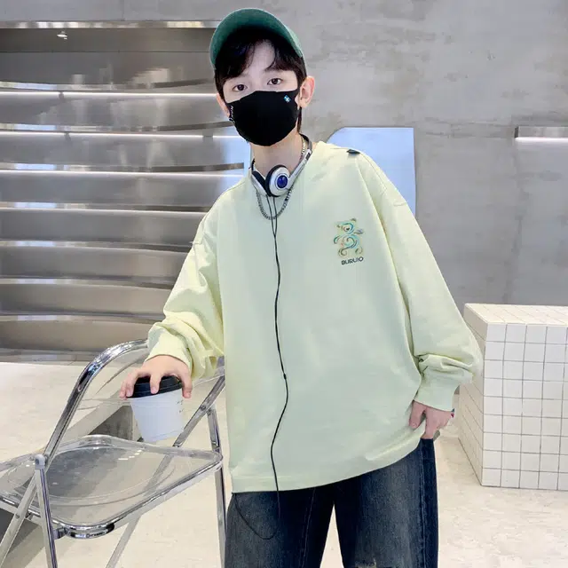 木木屋 圆领洋气简约舒适字母卡通图案落肩长袖卫衣青少年