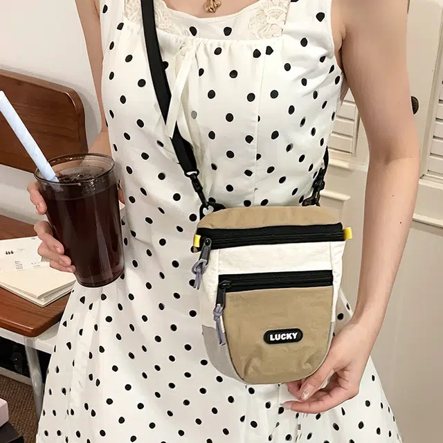 單倉 拼色休闲通勤百搭手机包初高中学生潮牌 尼龙 斜挎单肩包 常规 女款 白色/黄色/绿色/棕色