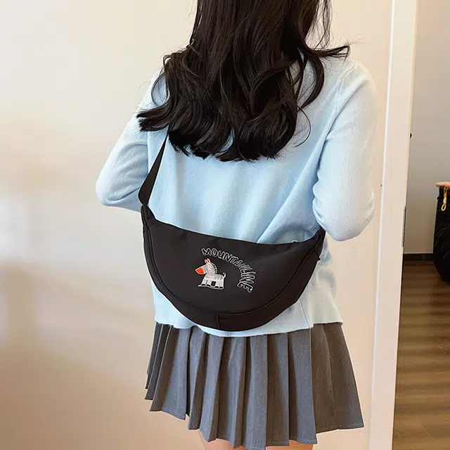 單倉 通勤轻便单肩腋下包休闲可爱百搭 尼龙布 斜挎包 女款 米白色/黑色/卡其色/湖蓝色/粉色
