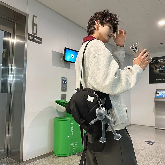 單倉 高颜值设计可爱鲨鱼学生书包潮流通勤百搭 尼龙 背包双肩包 男女同款情侣款 白色/灰色/黑色