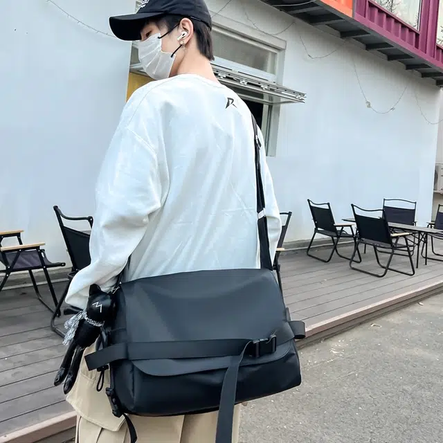 單倉 日韩系工装风休闲简约潮流斜挎包初高中学生大容量通勤百搭腋下手提包 皮膜 单肩包 常规 男女同款情侣款 香槟色/蓝色/黑色