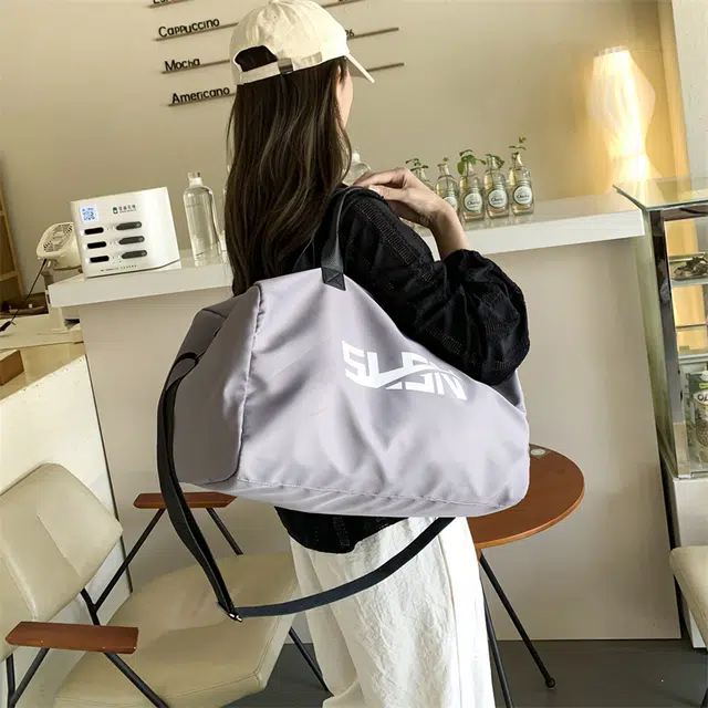 單倉 旅行短途出差运动游泳 尼龙 斜挎包 男女同款情侣款 灰色/黑色/藏青色/咖色