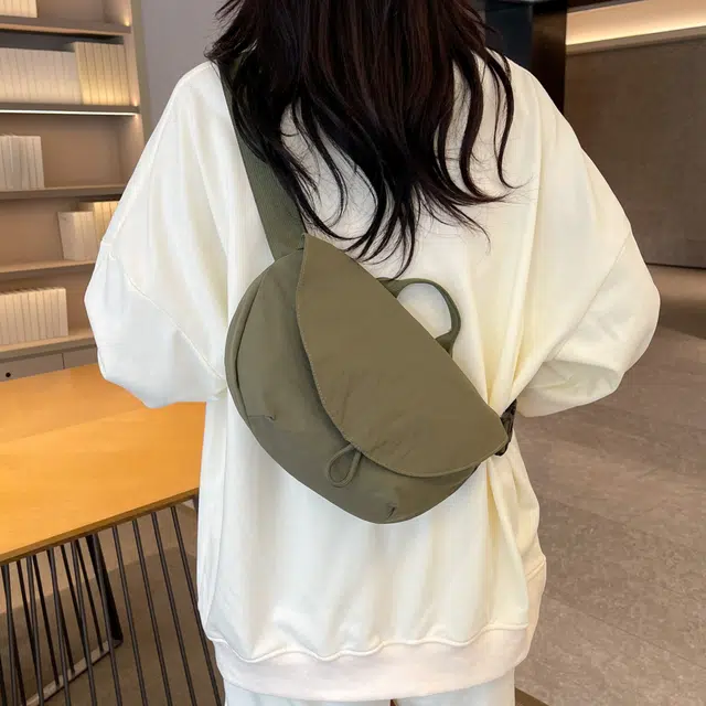單倉 休闲简约轻便运动 尼龙布 斜挎包 男女同款情侣款 米白色/黑色/紫色/卡其色/绿色