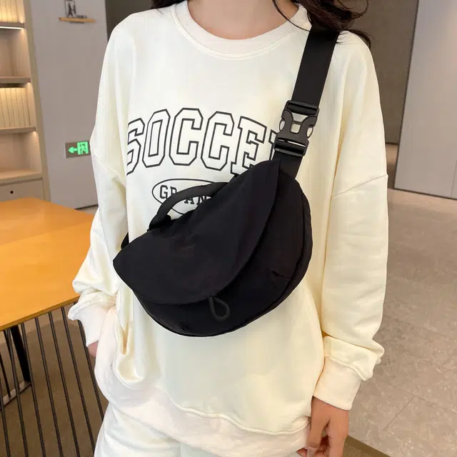 單倉 休闲简约轻便运动 尼龙布 斜挎包 男女同款情侣款 米白色/黑色/紫色/卡其色/绿色