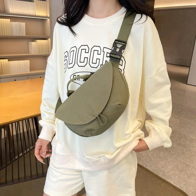 單倉 休闲简约轻便运动 尼龙布 斜挎包 男女同款情侣款 米白色/黑色/紫色/卡其色/绿色